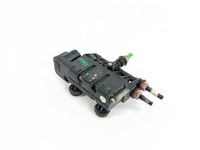 RVH000095 Land Rover