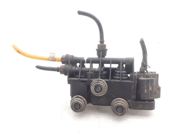 RVH000095 Land Rover