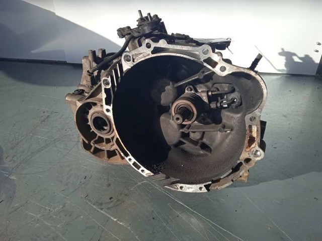 Mechaniczna skrzynia biegów w komplecie S620JC HYUNDAI