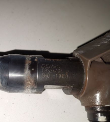 Wtryskiwacz paliwa SH0113H50 MAZDA