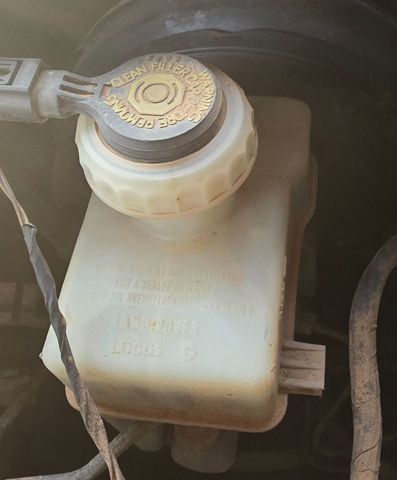 Kupić Zbiorniczek głównego cylindra hamulcowego (płynu hamulcowego) Land Rover Range Rover III L322 w dobrej cenie