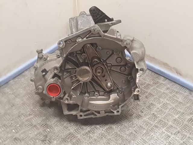 Mechaniczna skrzynia biegów w komplecie SND VAG