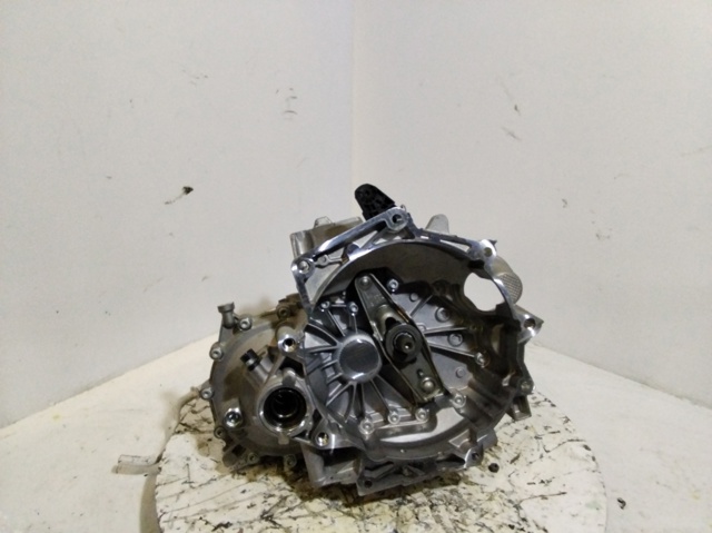 Mechaniczna skrzynia biegów w komplecie SND VAG