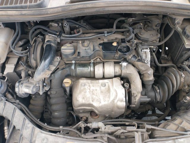 Silnik w komplecie do Ford Focus CB8