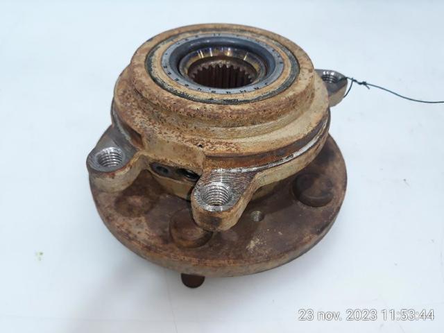 Piasta przednia TAY100060 LAND ROVER