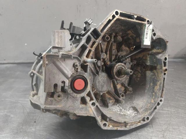 Mechaniczna skrzynia biegów w komplecie TL4126 NISSAN