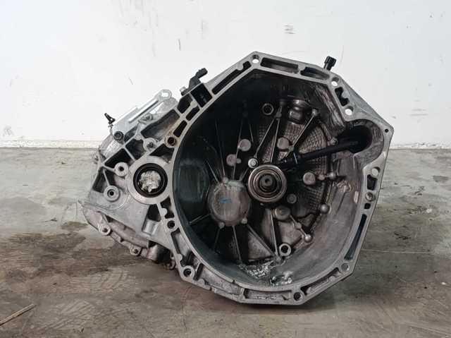 Mechaniczna skrzynia biegów w komplecie TL4126 NISSAN