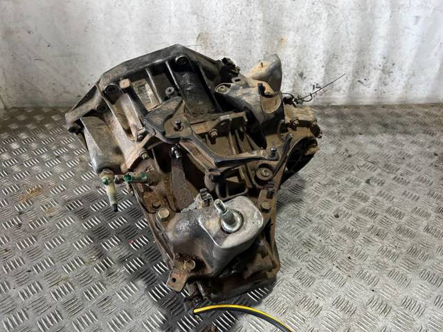 Mechaniczna skrzynia biegów w komplecie TL4126 NISSAN