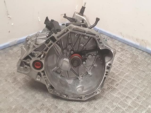 Mechaniczna skrzynia biegów w komplecie TL4126 NISSAN