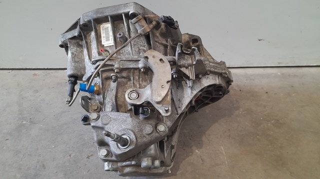 Mechaniczna skrzynia biegów w komplecie TL4A000 RENAULT
