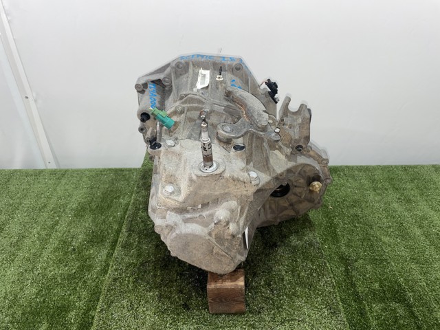 Mechaniczna skrzynia biegów w komplecie TL4A000 RENAULT