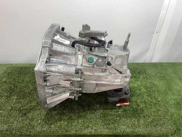Mechaniczna skrzynia biegów w komplecie TL4A000 RENAULT
