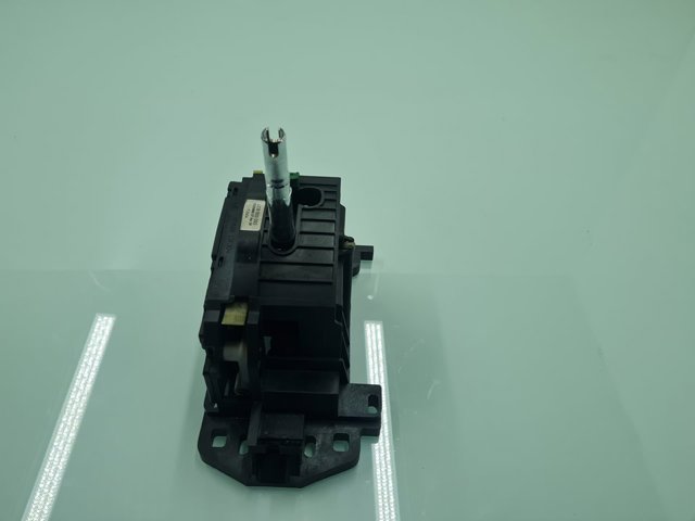 UCB500092 Land Rover