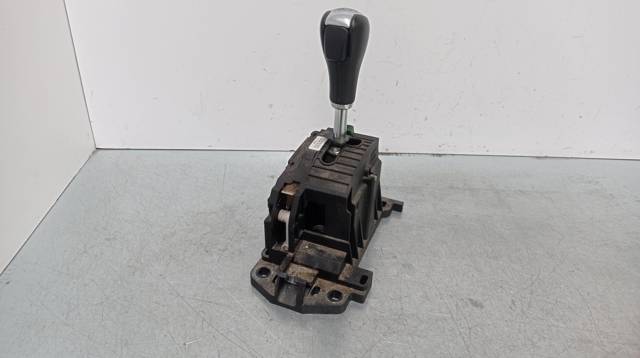 UCB500092 Land Rover