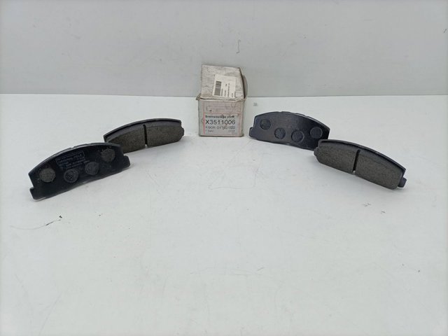 Klocki hamulcowe przednie tarczowe X3511006 MITSUBISHI