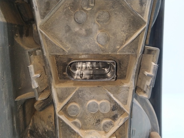 Kupić Lampa zespolona tylna prawa Land Rover Range Rover III L322 w dobrej cenie