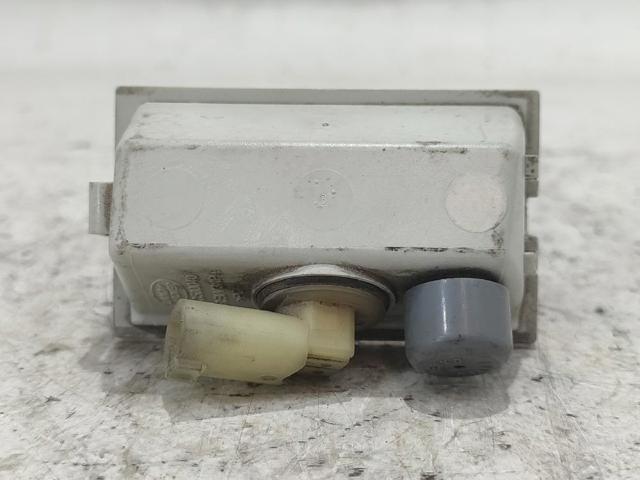 Lampa oświetlenia tylnej tablicy rejestracyjnej Land Rover Discovery 4 L319
