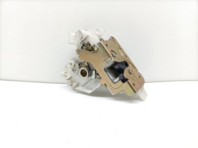 Zamek drzwi przednich lewych XS41A21813DE FORD