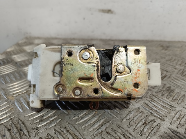 Zamek drzwi tylnych prawych XS41A26412CG FORD