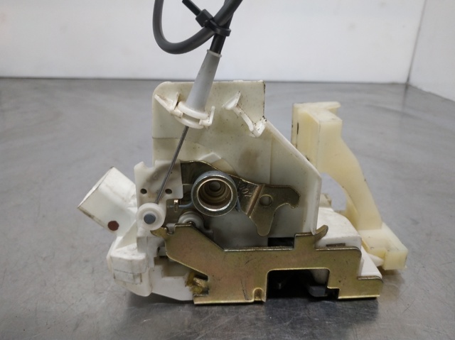 Zamek drzwi tylnych prawych XS41A26412CG FORD