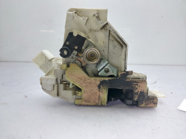 Zamek drzwi tylnych prawych XS41A26412CG FORD