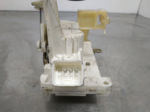 Zamek drzwi tylnych lewych XS41A26413CG FORD