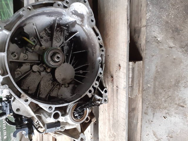 Mechaniczna skrzynia biegów w komplecie XS7R7002DA FORD