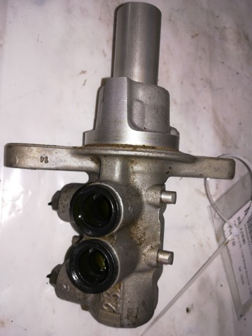 Główny cylinder hamulców Y24158 FIAT