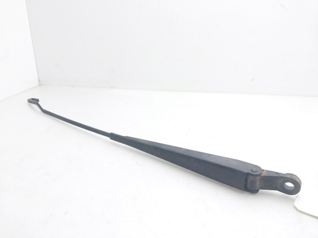 Ramię wycieraczki szyby przedniej YC1517526BA FORD