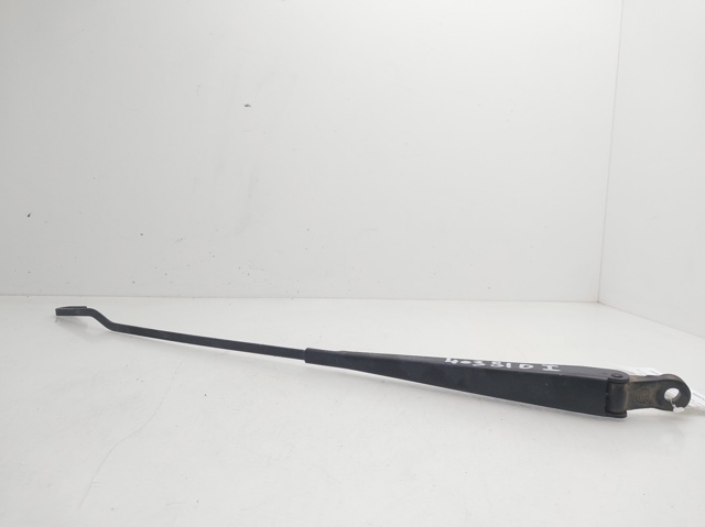 Ramię wycieraczki szyby przedniej YC1517526BA FORD