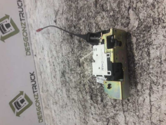 Zamek drzwi przednich prawych YC1AV21812AN FORD
