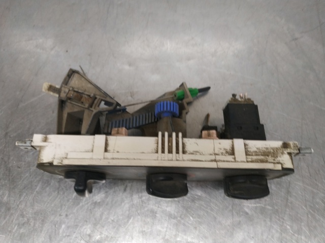Sterownik trybów ogrzewania/klimatyzacji YC1H18D451A FORD