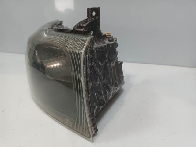 Reflektor prawy YCIX13100A FORD