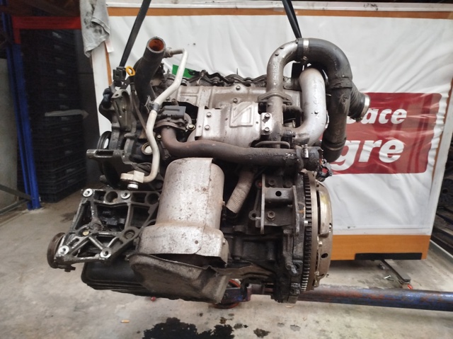 Silnik w komplecie YD22DDT NISSAN