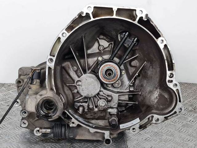 Mechaniczna skrzynia biegów w komplecie YS6R7002AB FORD