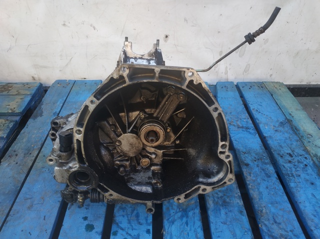 Mechaniczna skrzynia biegów w komplecie YS6R7002AC FORD