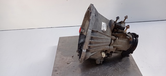 Mechaniczna skrzynia biegów w komplecie YS6R7002AC FORD