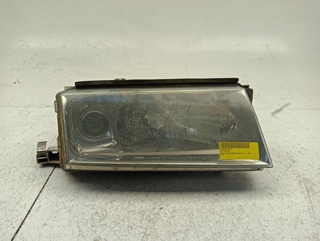 Reflektor prawy YU3X13005 VAG