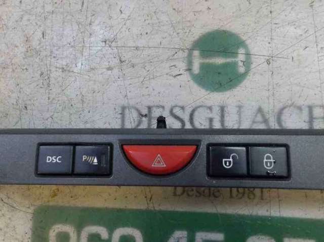 Przycisk włączania światła awaryjnego YUL500570WUX LAND ROVER