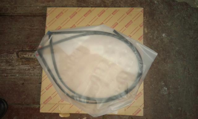  Uszczelka szyby przedniej Lexus RX 