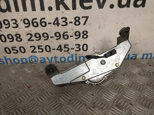 Do koszyka Silniczek wycieraczki tylnej szyby Volvo V40  VW