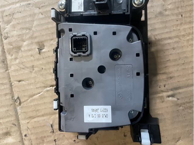 Do koszyka GMJ666CM0A Mazda Wielofunkcyjny pilot sterowania