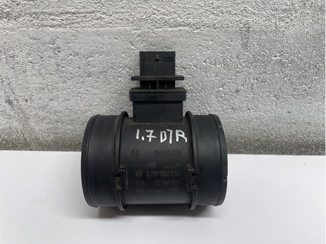 Czujnik przepływu powietrza, przepływomierz powietrza M.A.F. 55561301 General Motors