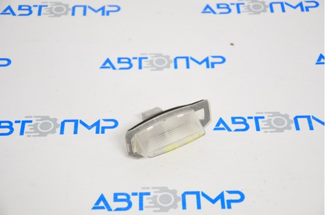  Lampa oświetlenia tylnej tablicy rejestracyjnej Mitsubishi Outlander 