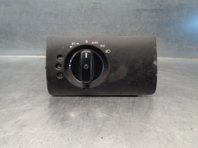 Przełącznik światła reflektorów na "torpedo" Mercedes A1645453004 cena, od 76,62 USD
