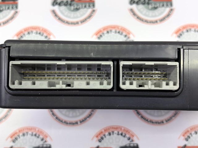  Land Rover LR071651 cena, od 187,32 USD
