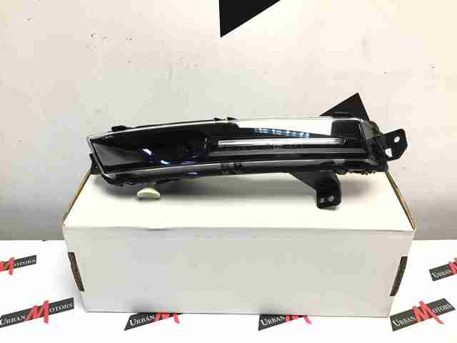 LR142093 Land Rover Lampa przeciwmgielna lewa