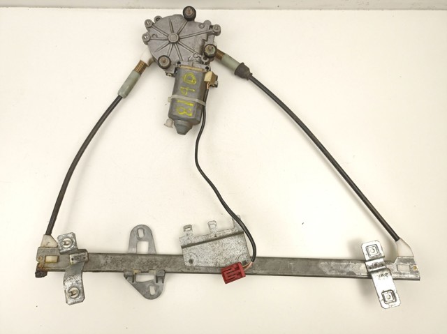 Mechanizm podnoszenia szyby drzwi przednich prawych Volvo 440 K hatchback (445) (1988 - 1996) cena, od 80,62 USD