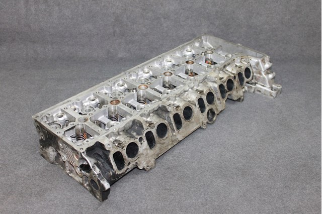 Do koszyka Głowica cylindrów BMW X5  E70