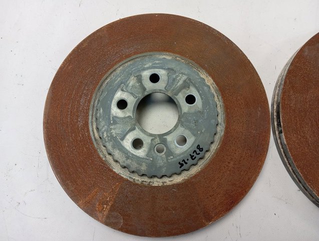 Tarcza hamulcowa przednia LR115006 Land Rover